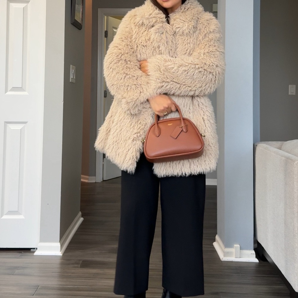 Faux fur coat hm size M